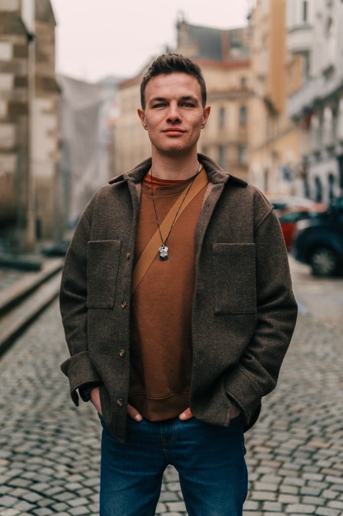 Jakub — dechový kouč, street portrait